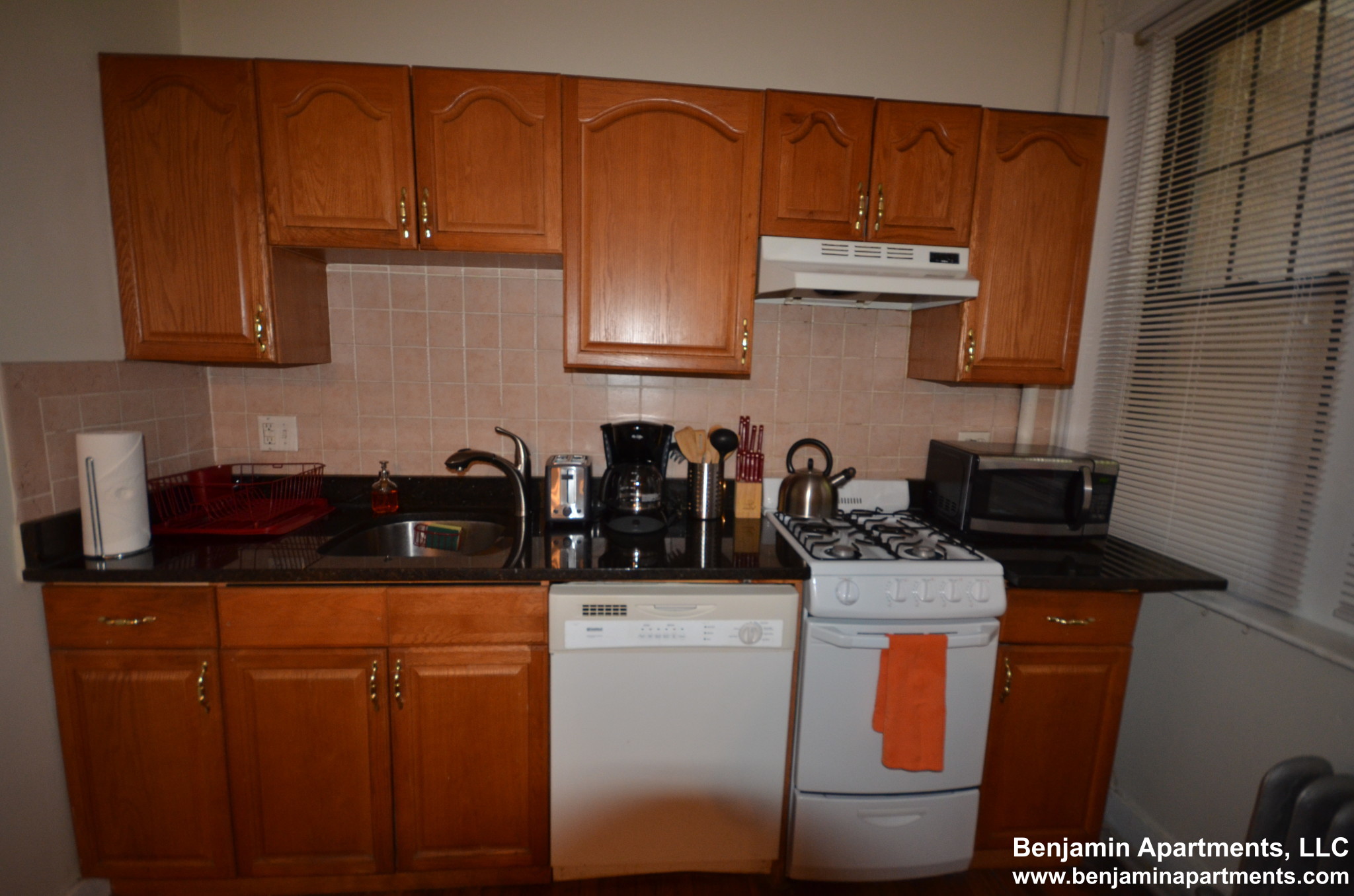 2 bed, 1 bath apartment for rent at 56 Queensberry St Unit 3, Fenway — photo 5 of 6