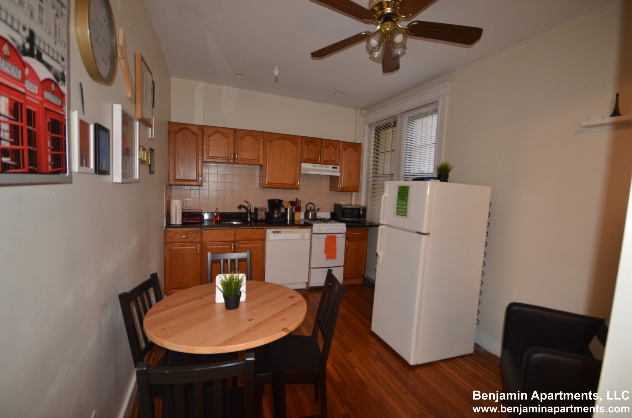 2 bed, 1 bath apartment for rent at 56 Queensberry St Unit 3, Fenway — photo 4 of 6