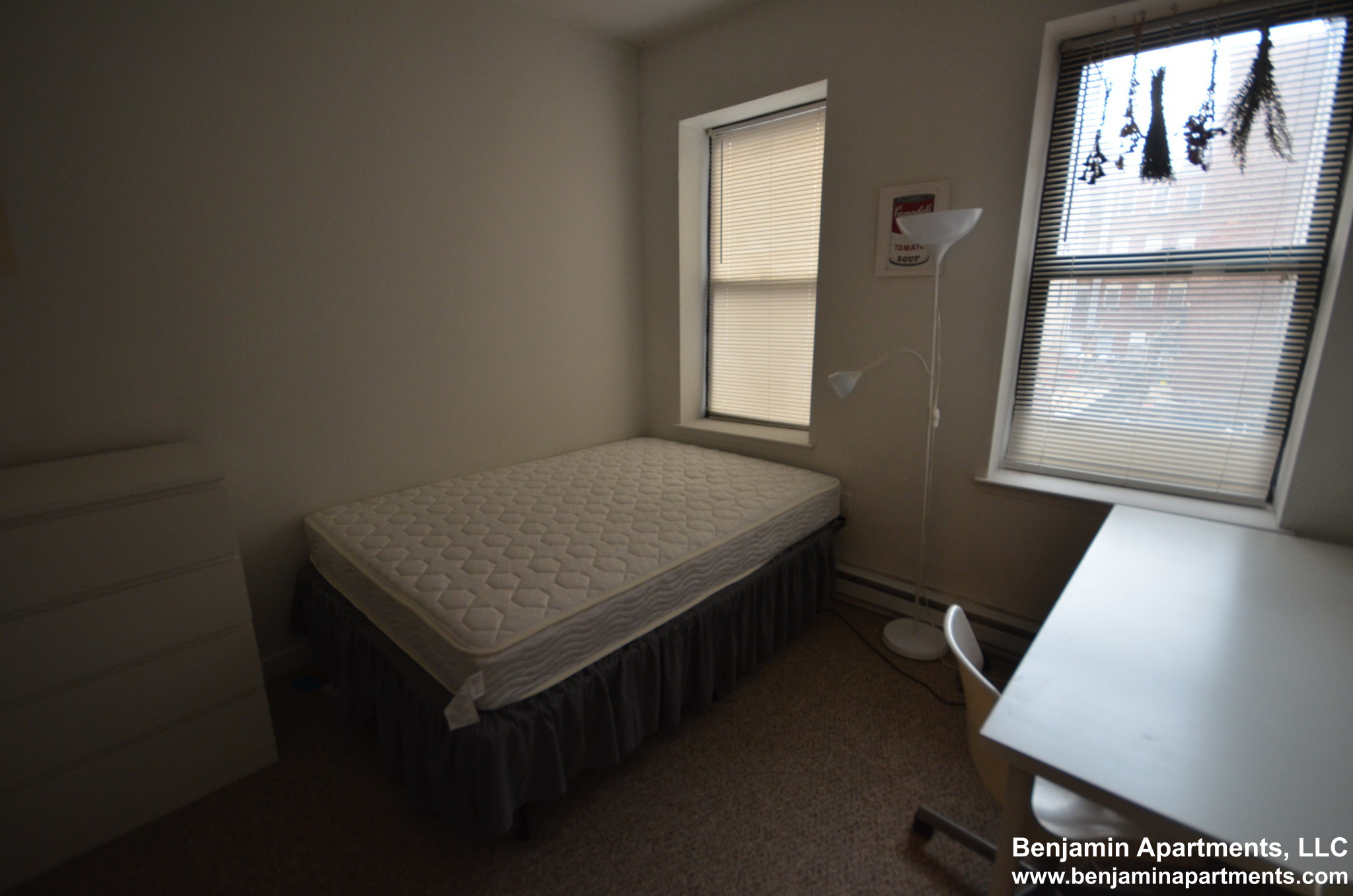 4 bed, 1 bath apartment for rent at 771 Columbus Ave Unit 3, South End — photo 4 of 6