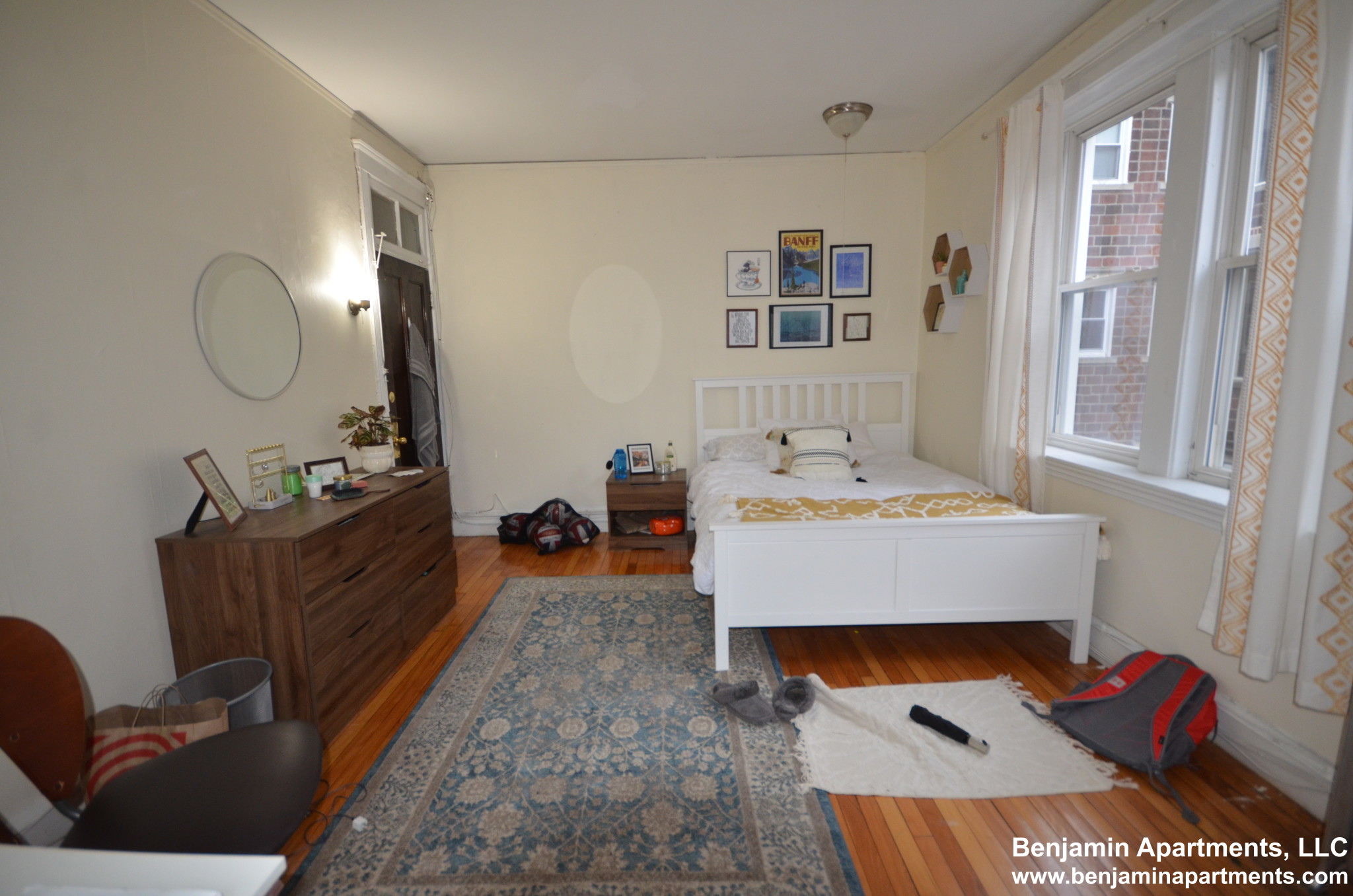 6 bed, 2 bath apartment for rent at 323 Saint Paul St Unit 3, Coolidge Corner — photo 7 of 9