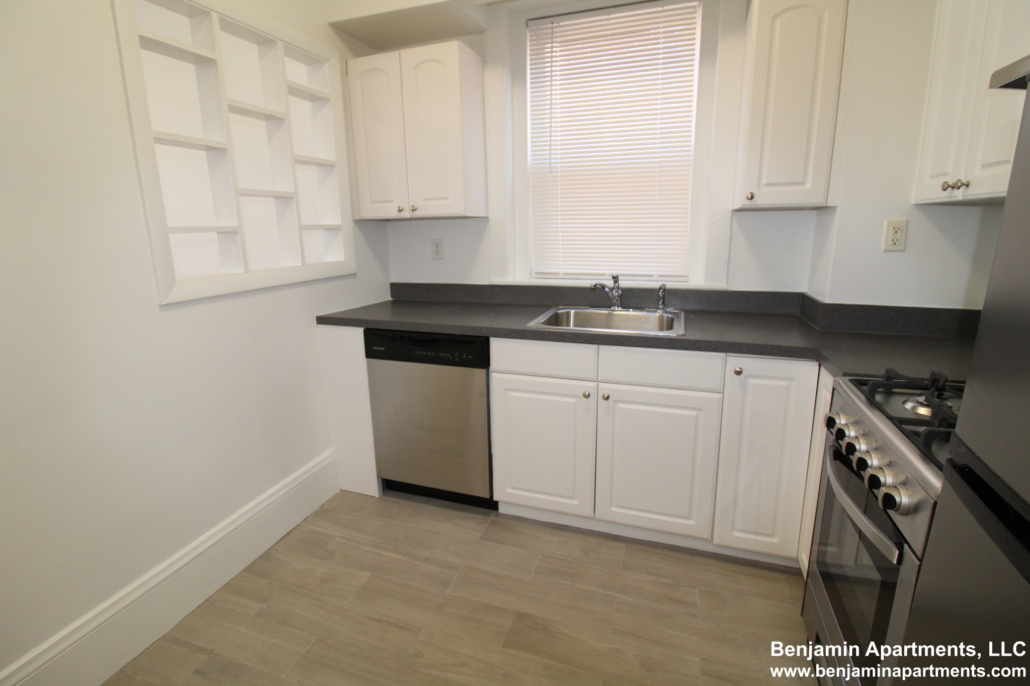 2 bed, 1 bath apartment for rent at 71 Brighton Ave Unit 6, Allston — photo 2 of 10