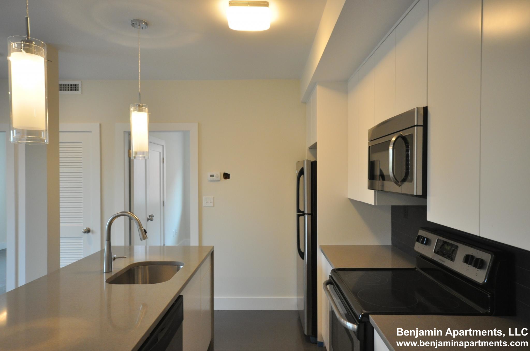 659 Massachusetts Ave, South End