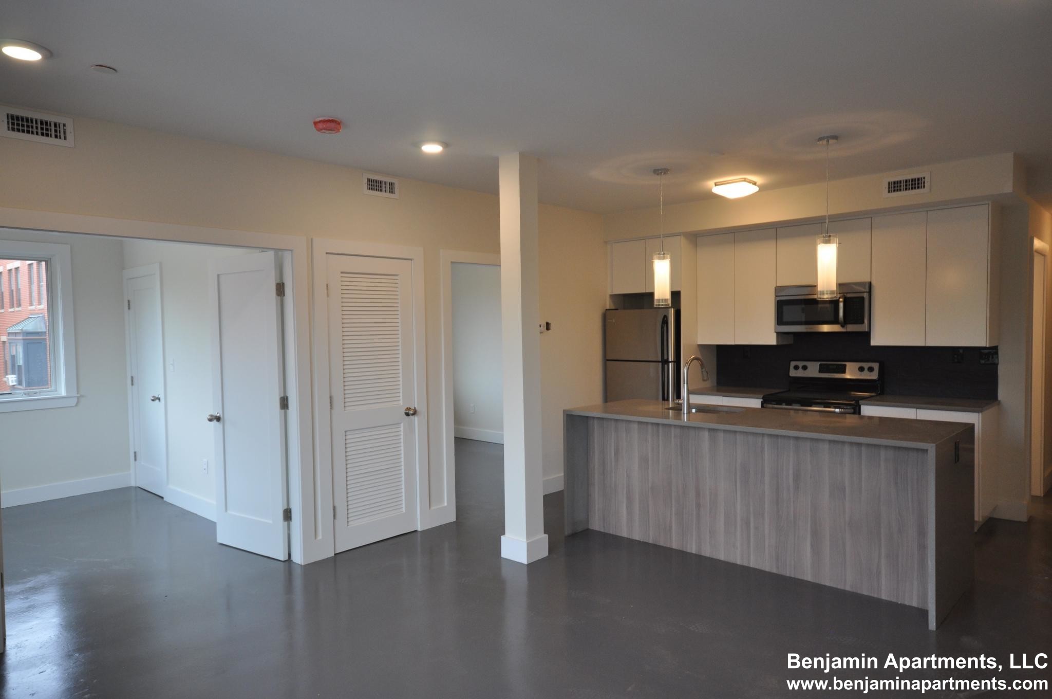 659 Massachusetts Ave, South End