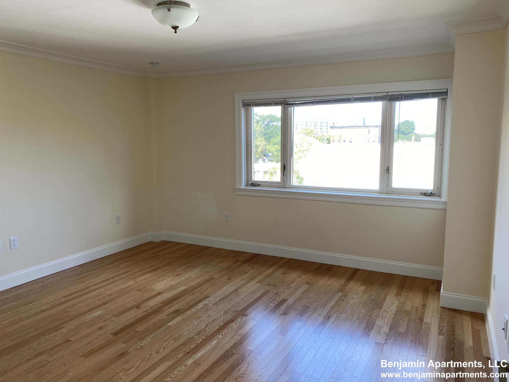 1443 Beacon St, Coolidge Corner