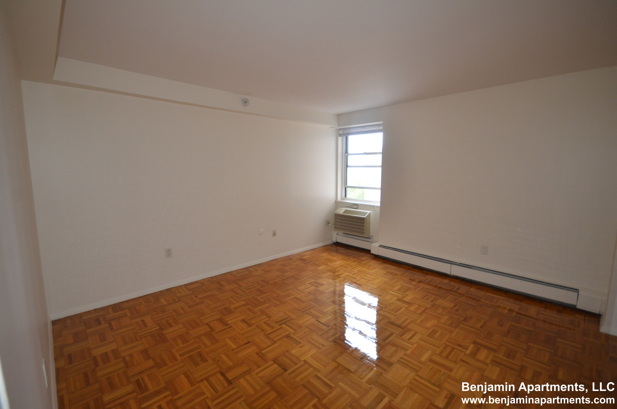 185 Freeman St, North Brookline