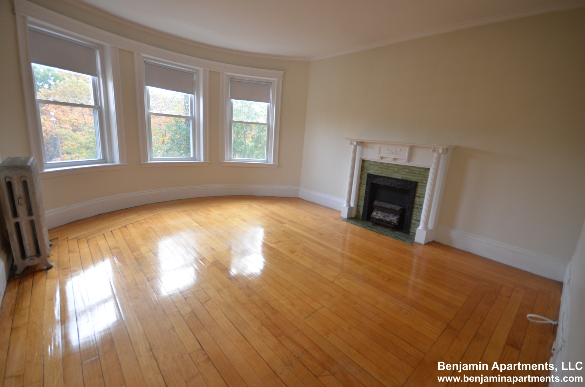 1822 Beacon St, Washington Square