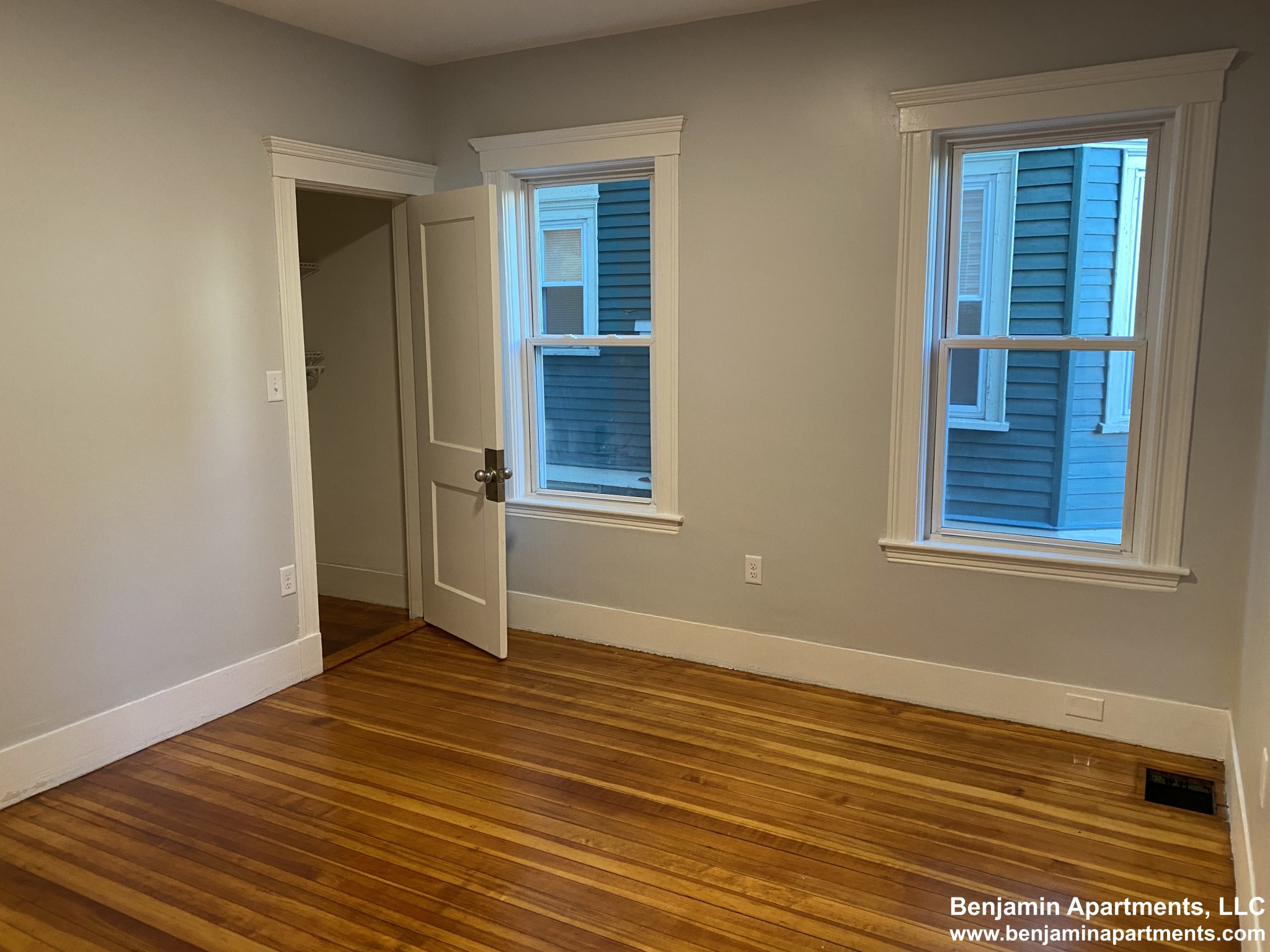 54 Tremont St, Oak Square