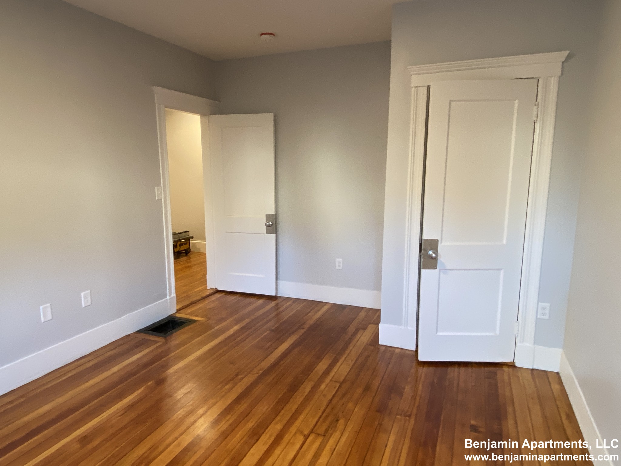 54 Tremont St, Oak Square