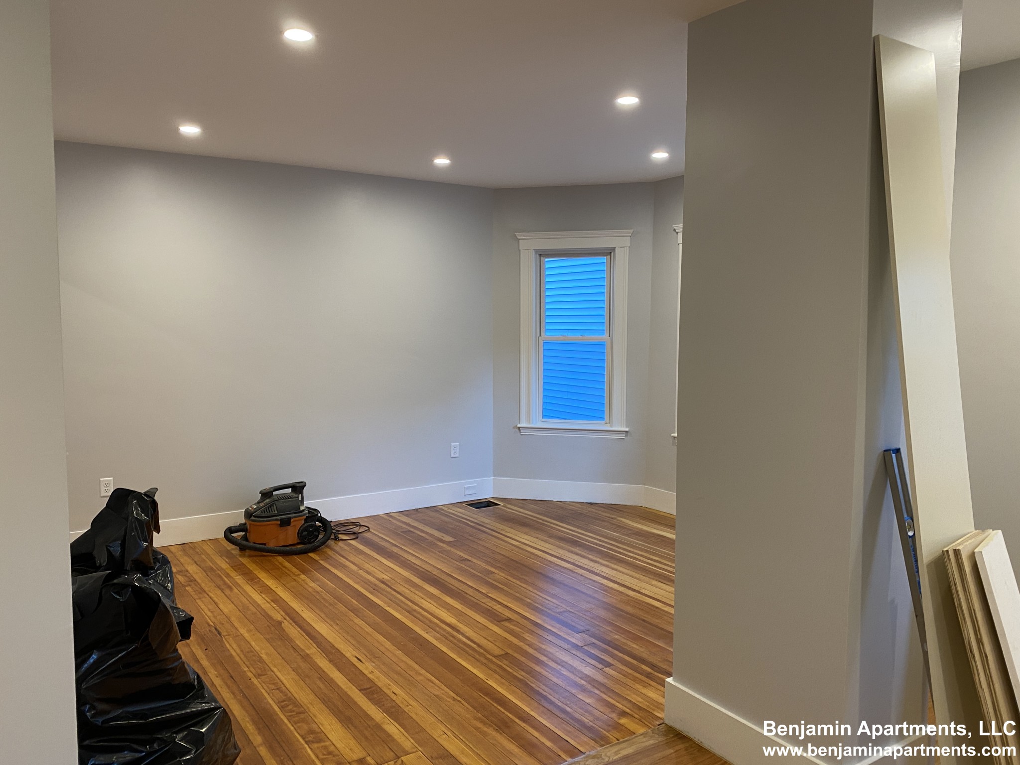 54 Tremont St, Oak Square