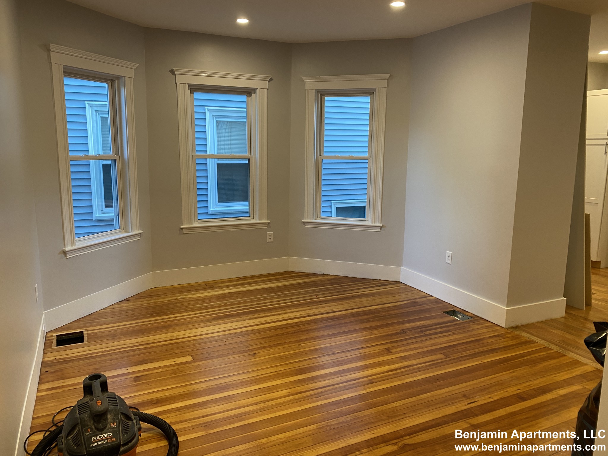 54 Tremont St, Oak Square