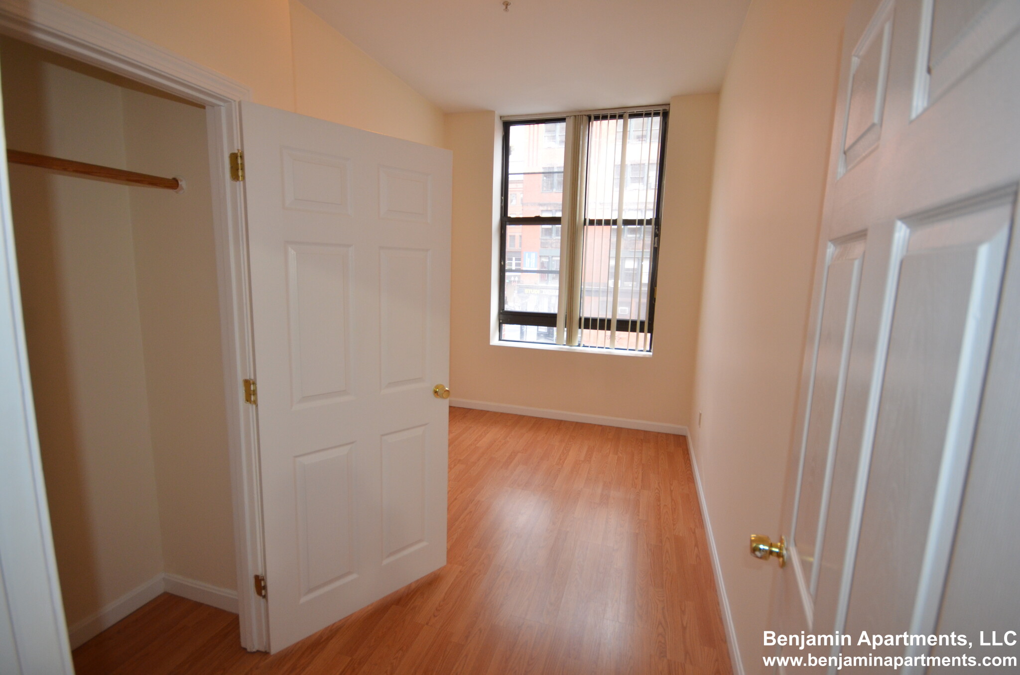 81 Essex St, Chinatown