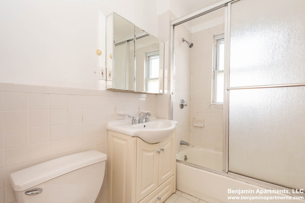 600 Broadway, Magoun Square