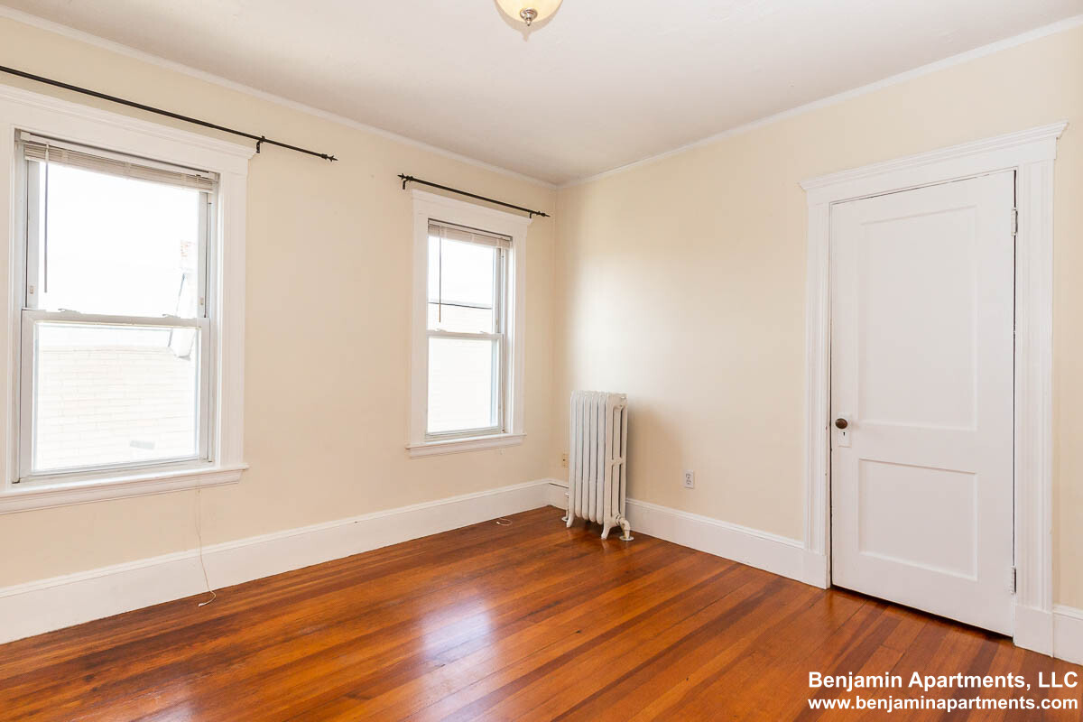 600 Broadway, Magoun Square