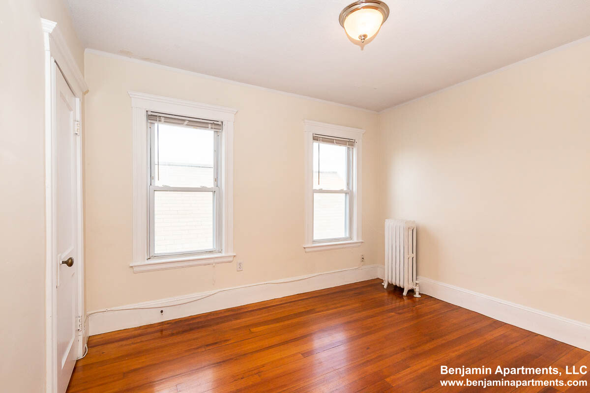 600 Broadway, Magoun Square