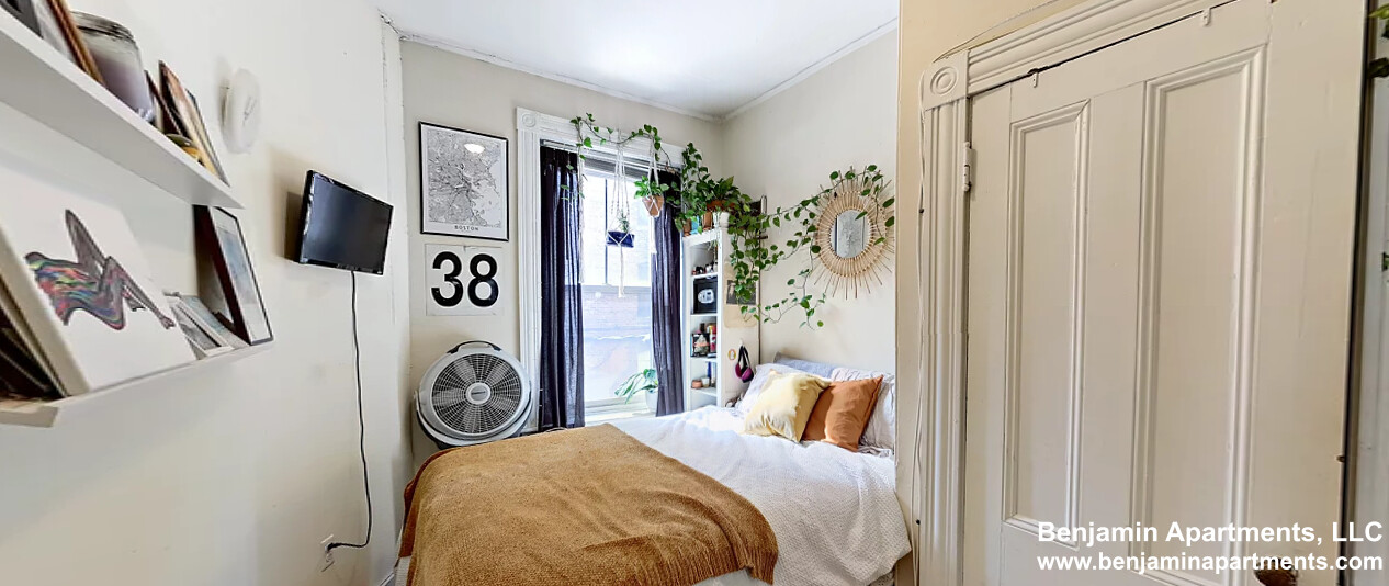 2 bed, 1 bath apartment for rent at 7 Symphony Rd Unit 1, Fenway — photo 3 of 4