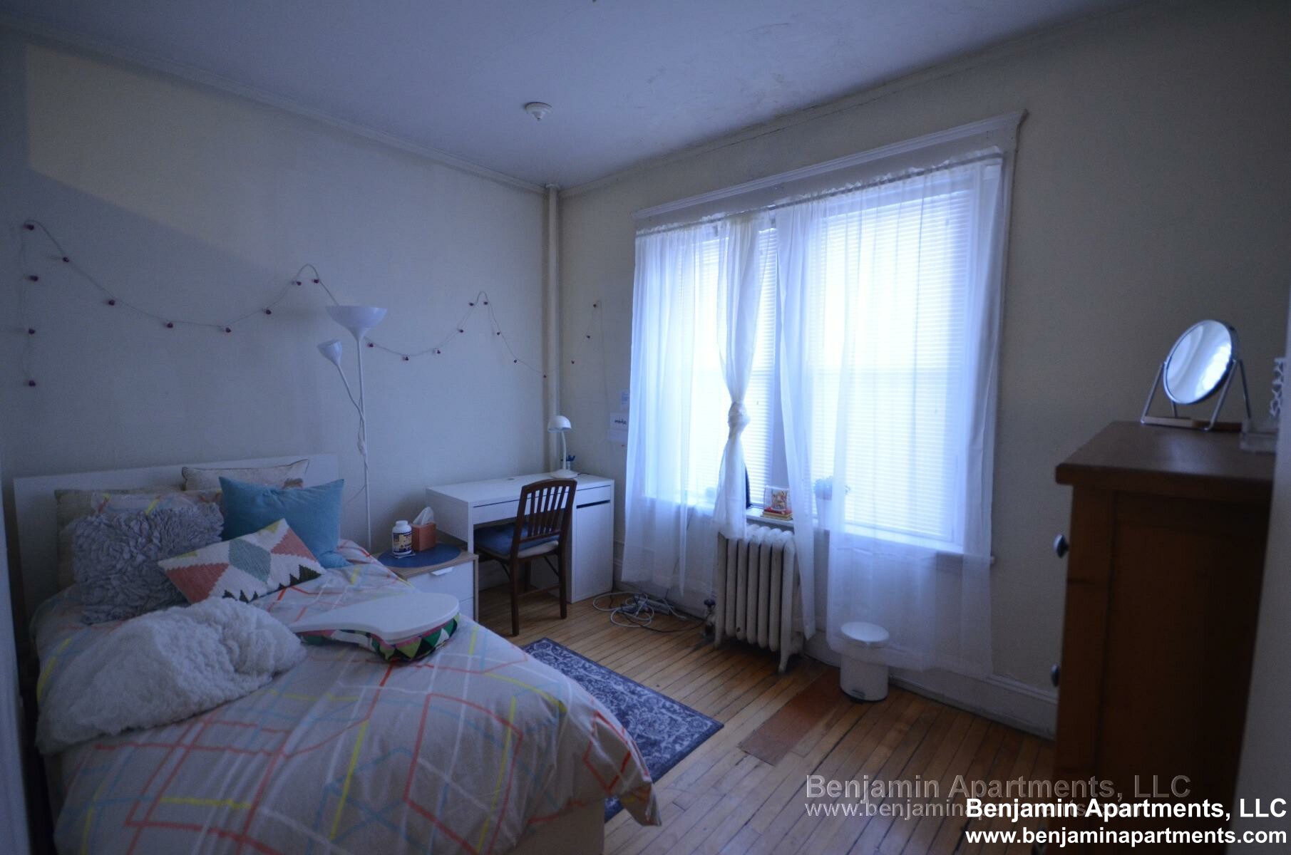 3 bed, 1 bath apartment for rent at 55 Egmont St Unit 2, Coolidge Corner — photo 6 of 7
