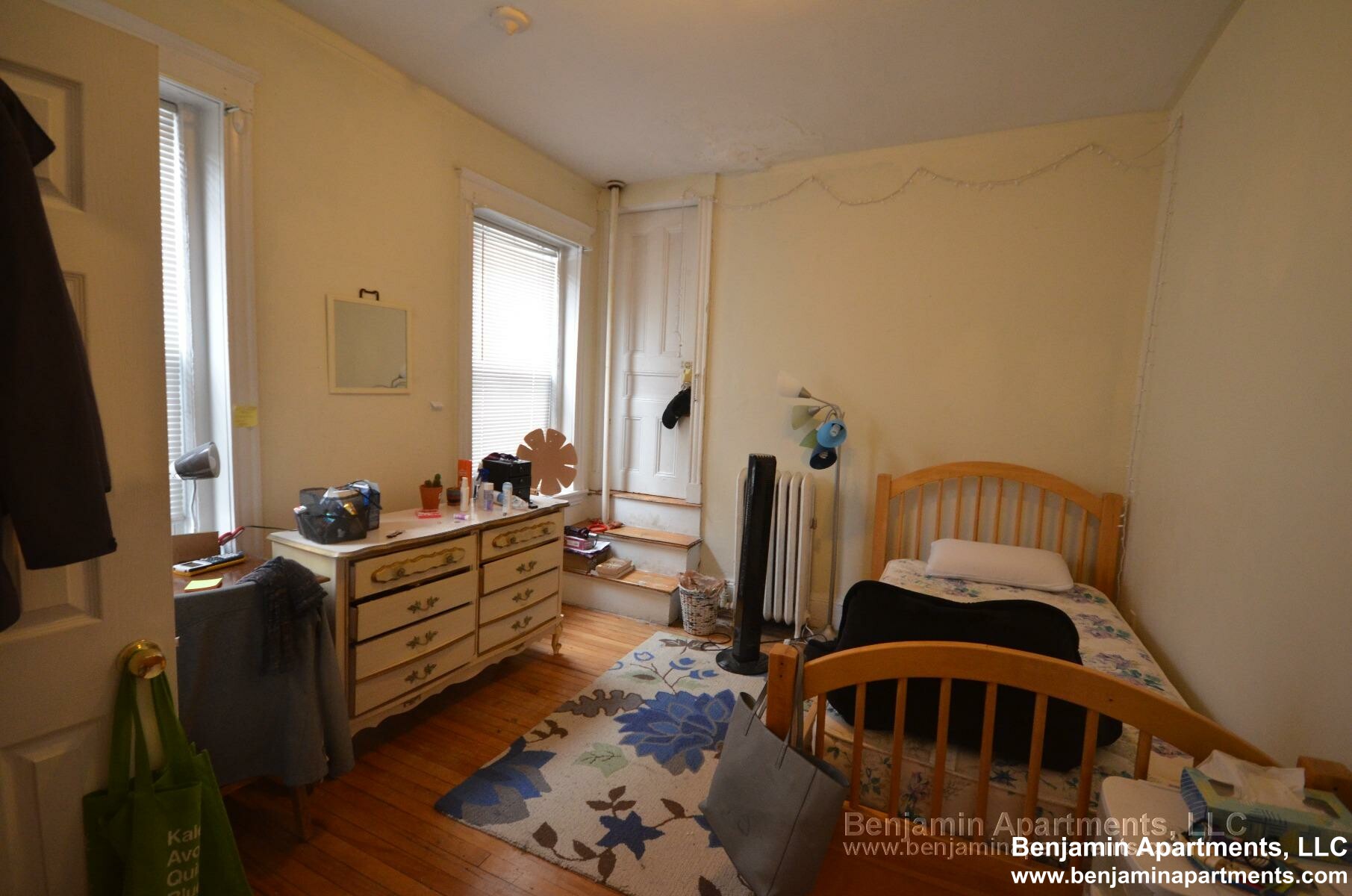 3 bed, 1 bath apartment for rent at 55 Egmont St Unit 2, Coolidge Corner — photo 5 of 7