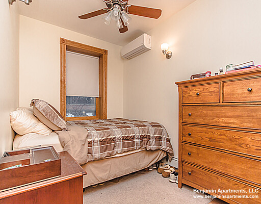 137 Charles St, Beacon Hill