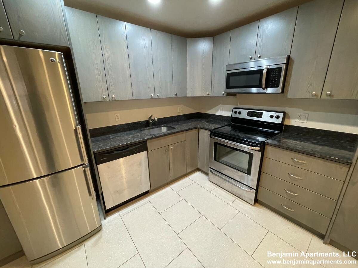 557 Columbus Ave, South End