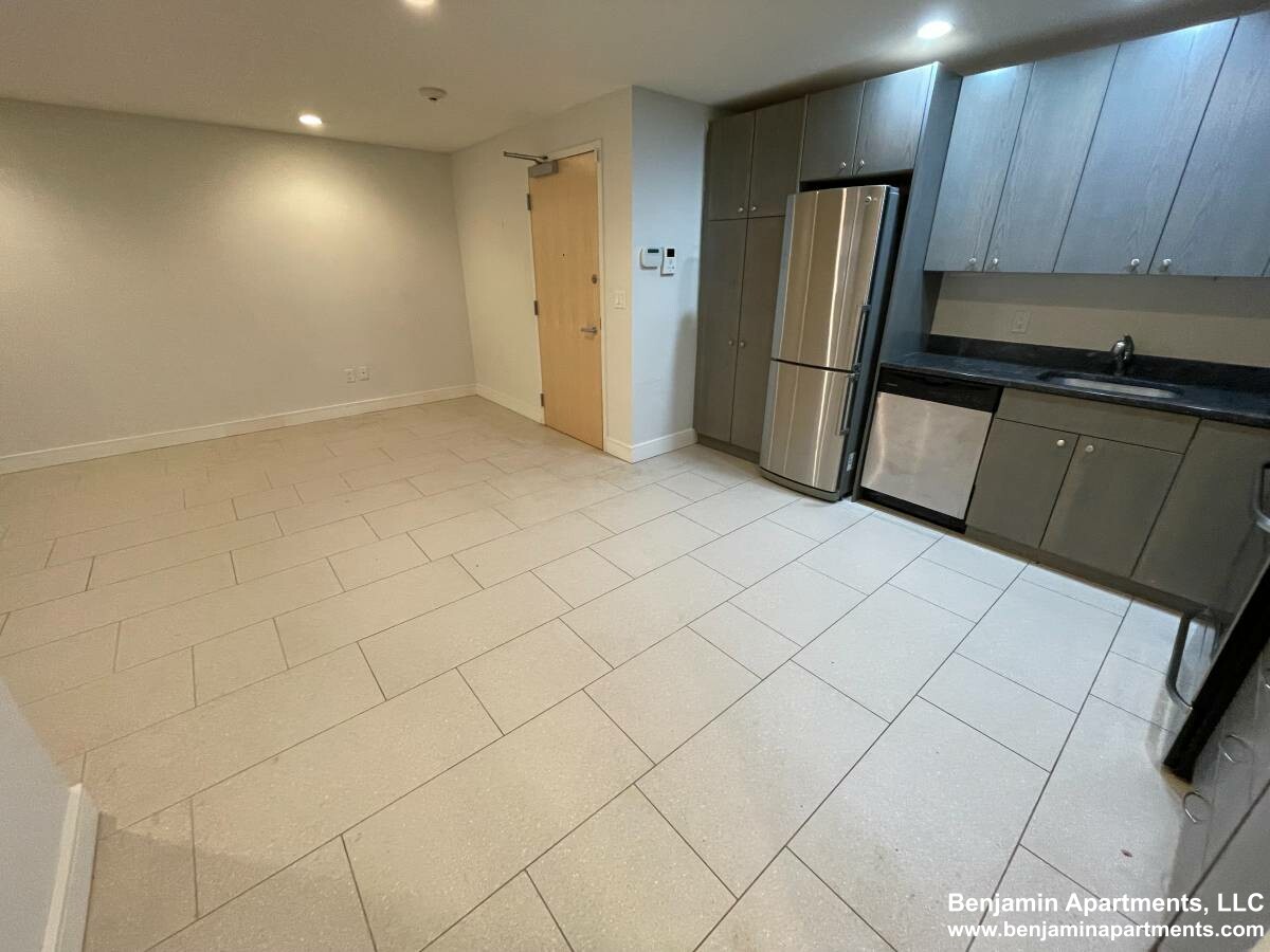 557 Columbus Ave, South End