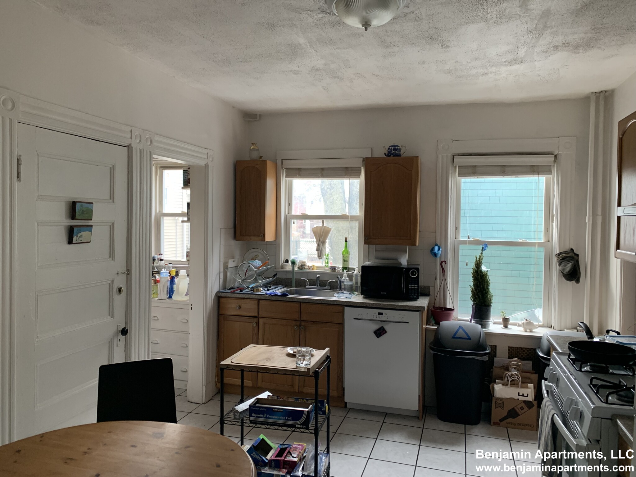 3 bed, 1 bath apartment for rent at 36 Coolidge Rd Unit 1, Allston — photo 5 of 9