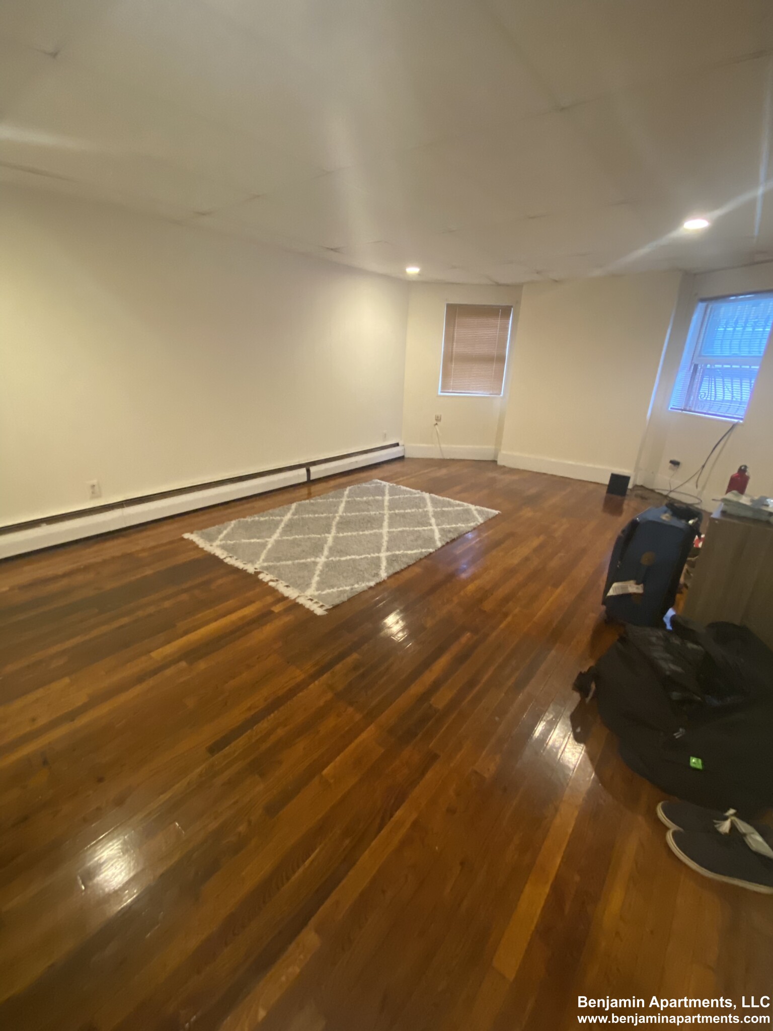 1063 Beacon St, Longwood