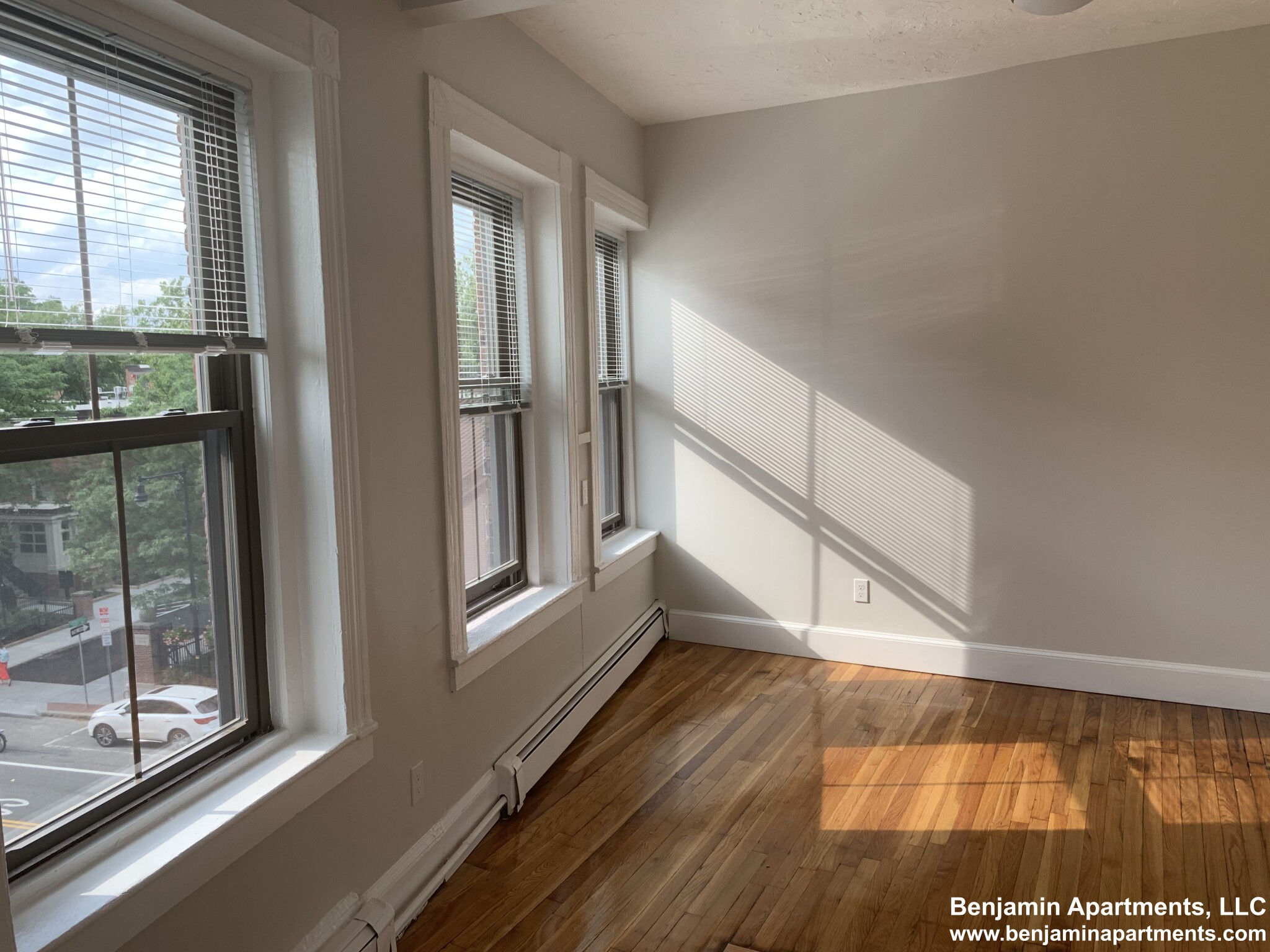 114 Willow St, Wellington-Harrington