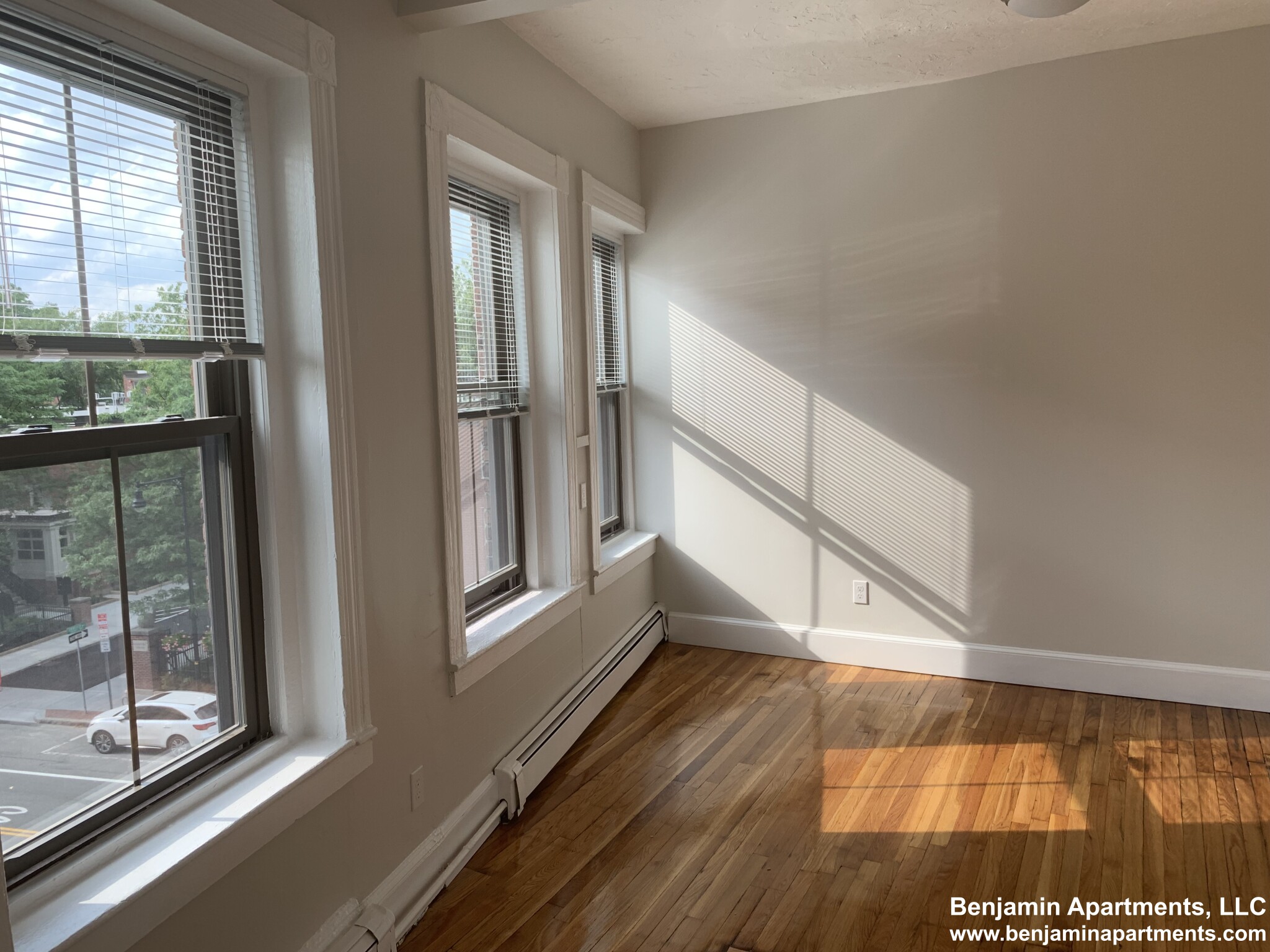 114 Willow St, Wellington-Harrington