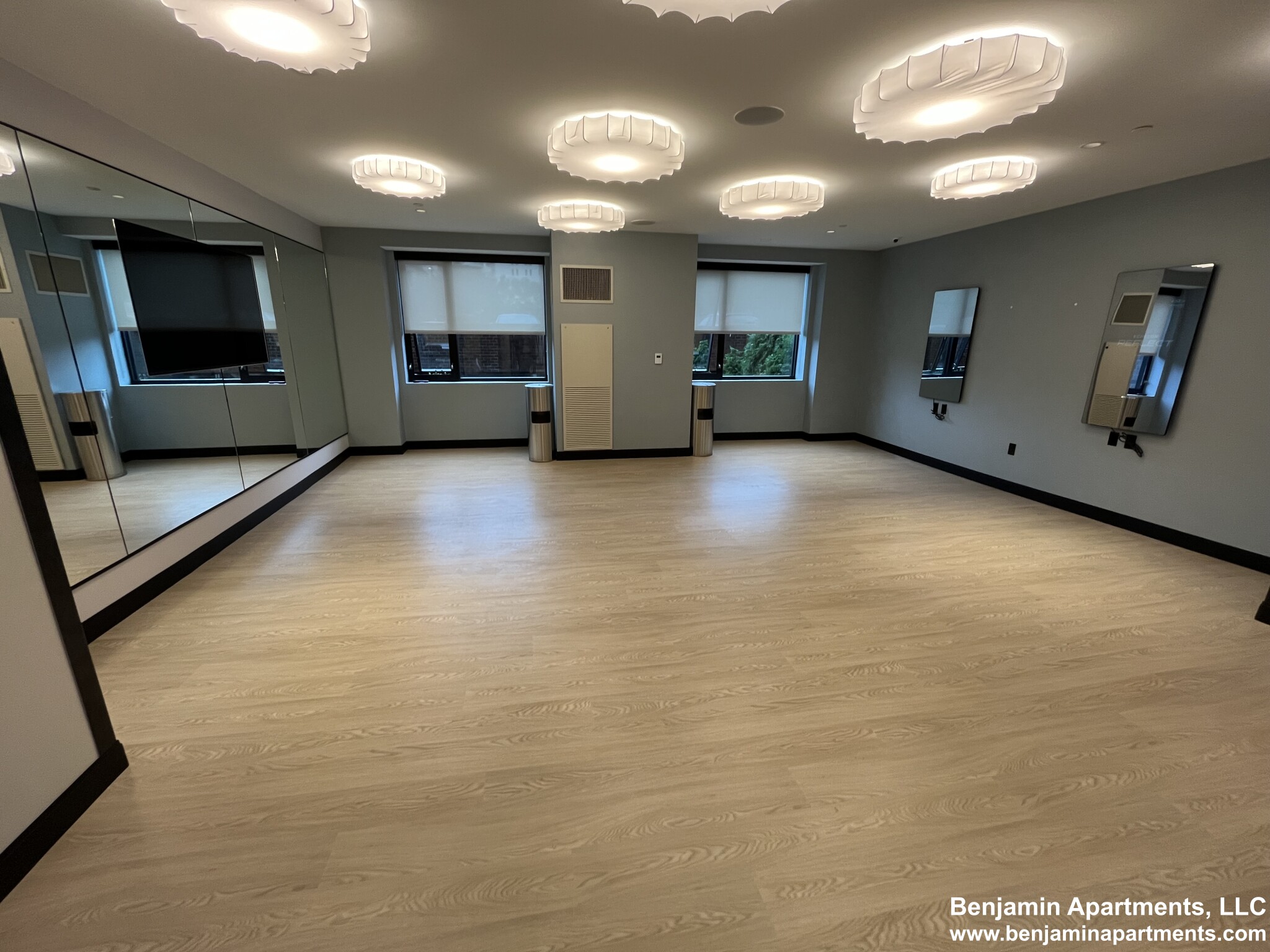 75 Saint Alphonsus St, Mission Hill