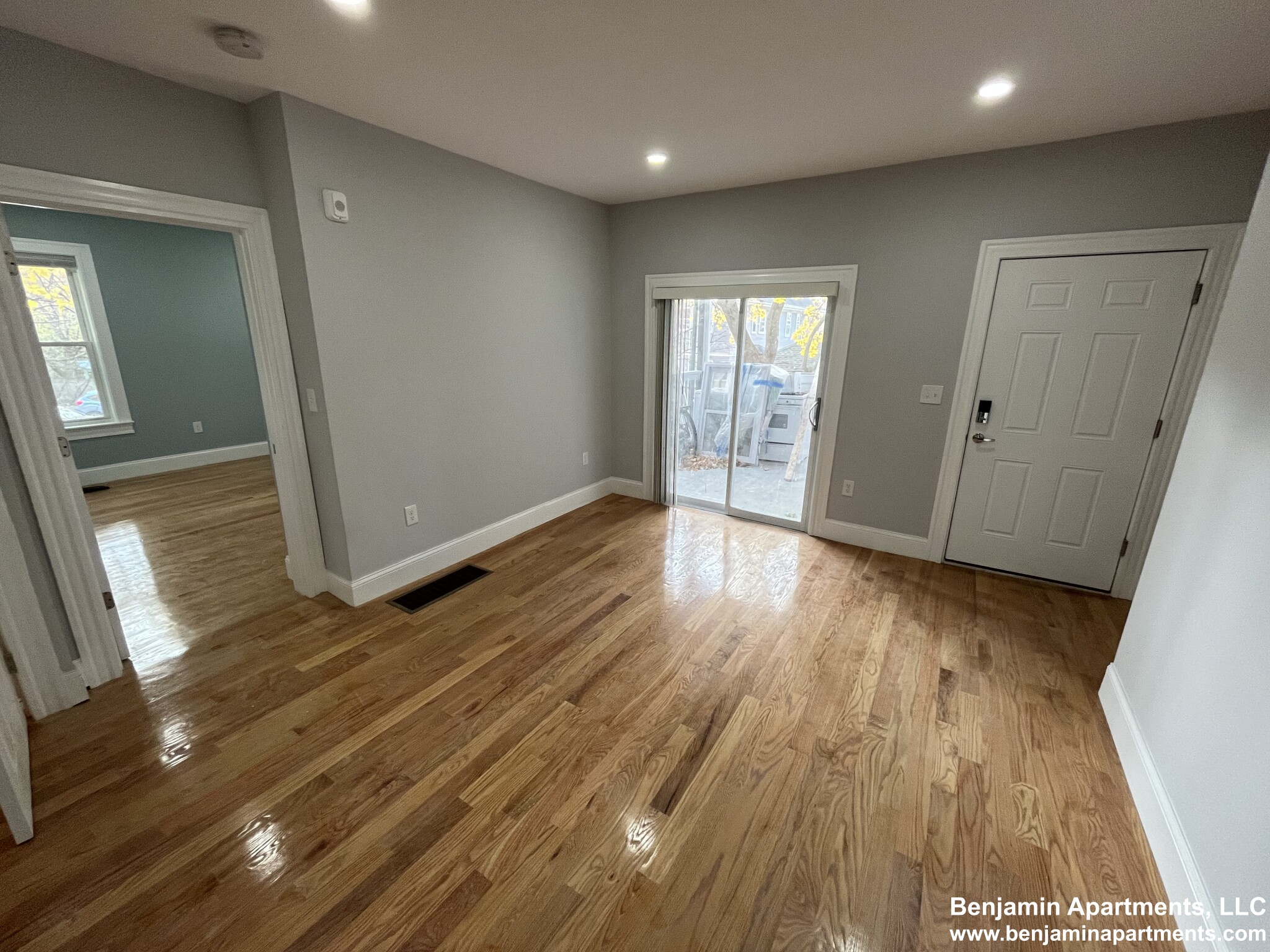 372 Oxford St, Porter Square