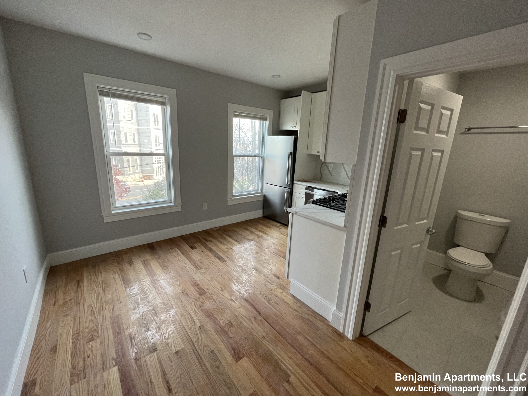 374 Oxford St, Porter Square