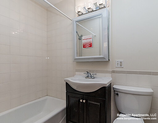 978 Myrtle St, Beacon Hill