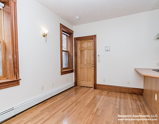 978 Myrtle St, Beacon Hill