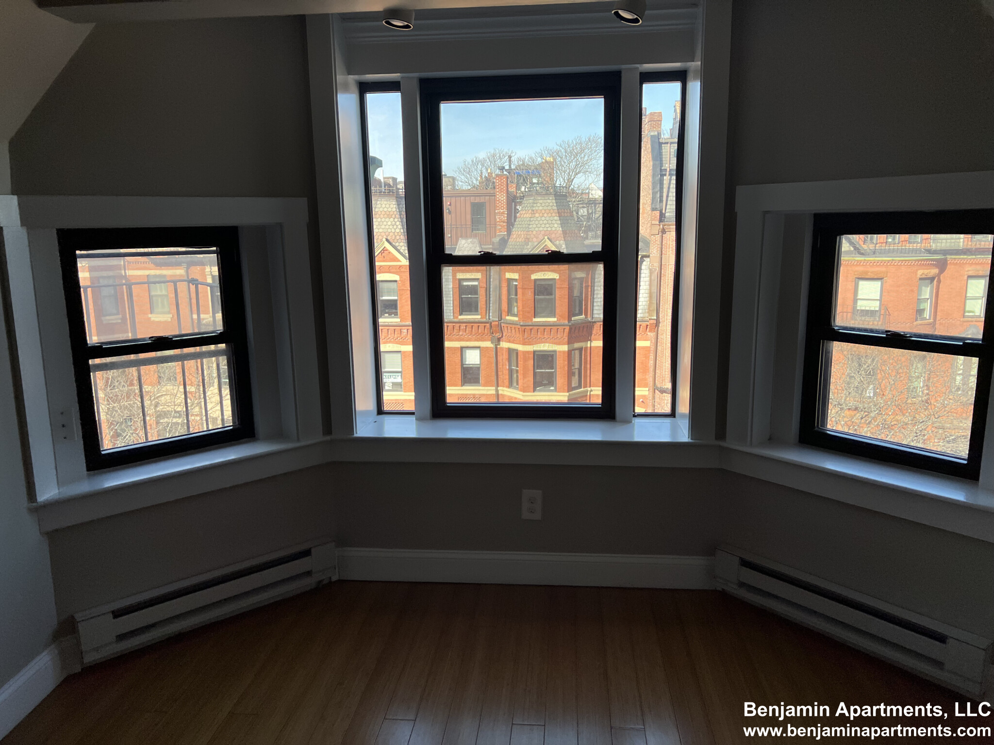 250 Newbury St, Back Bay