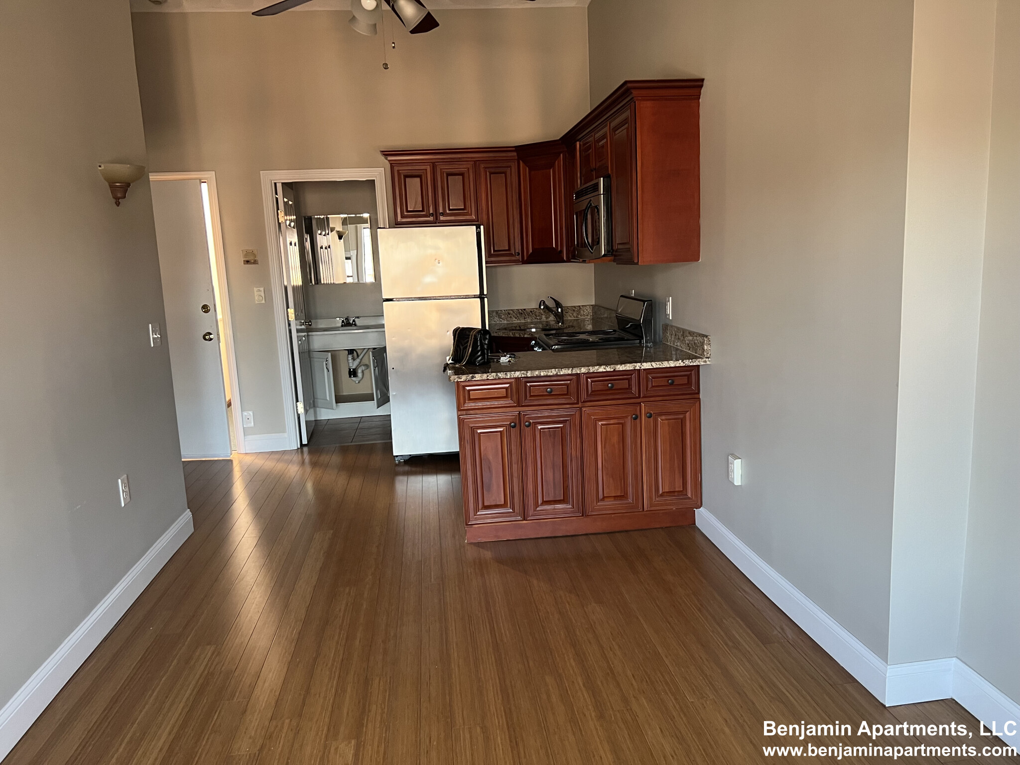 250 Newbury St, Back Bay