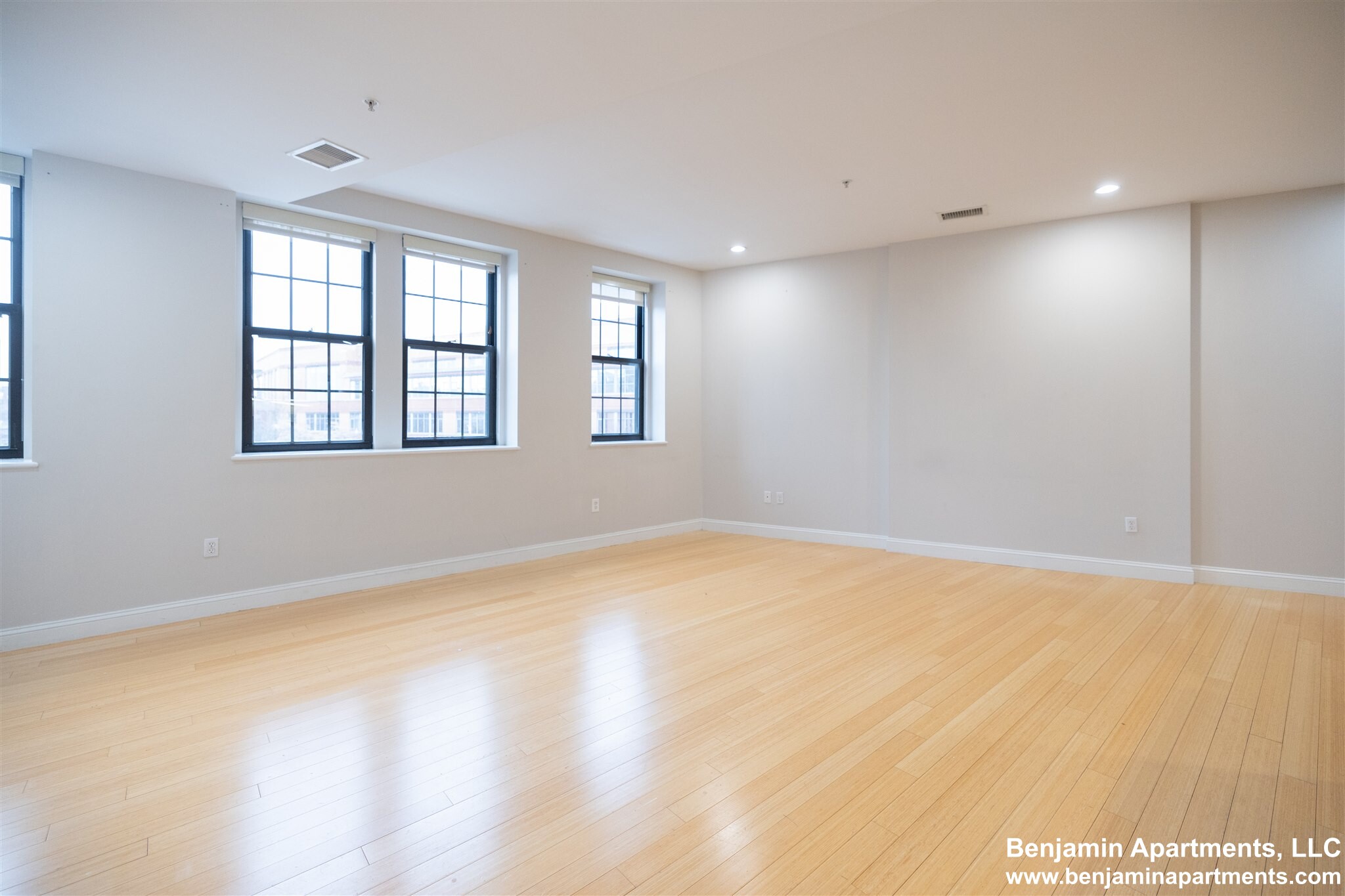 490 Harrison Ave, South End