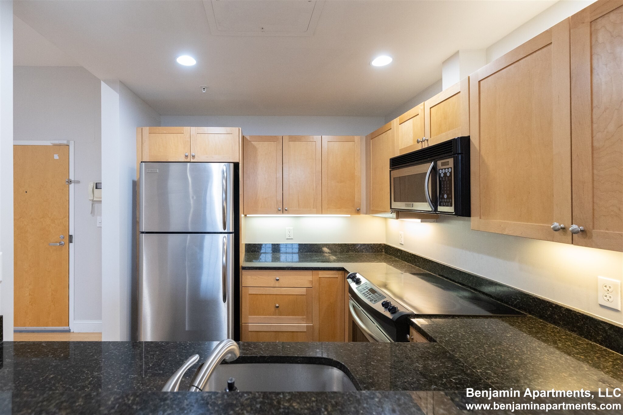 490 Harrison Ave, South End