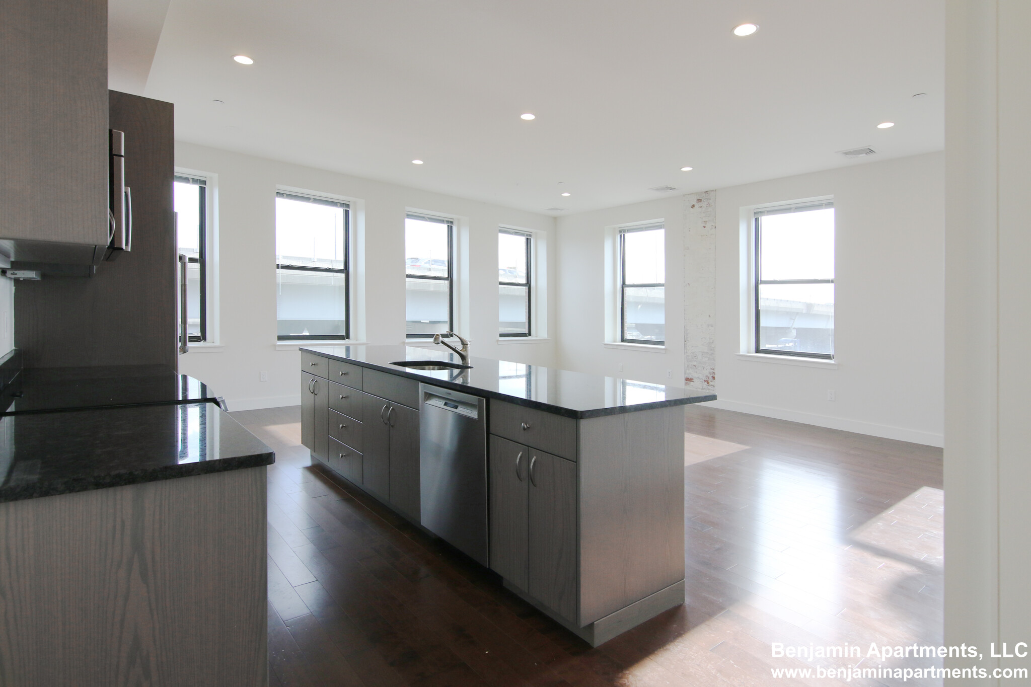 460 Harrison Ave, South End