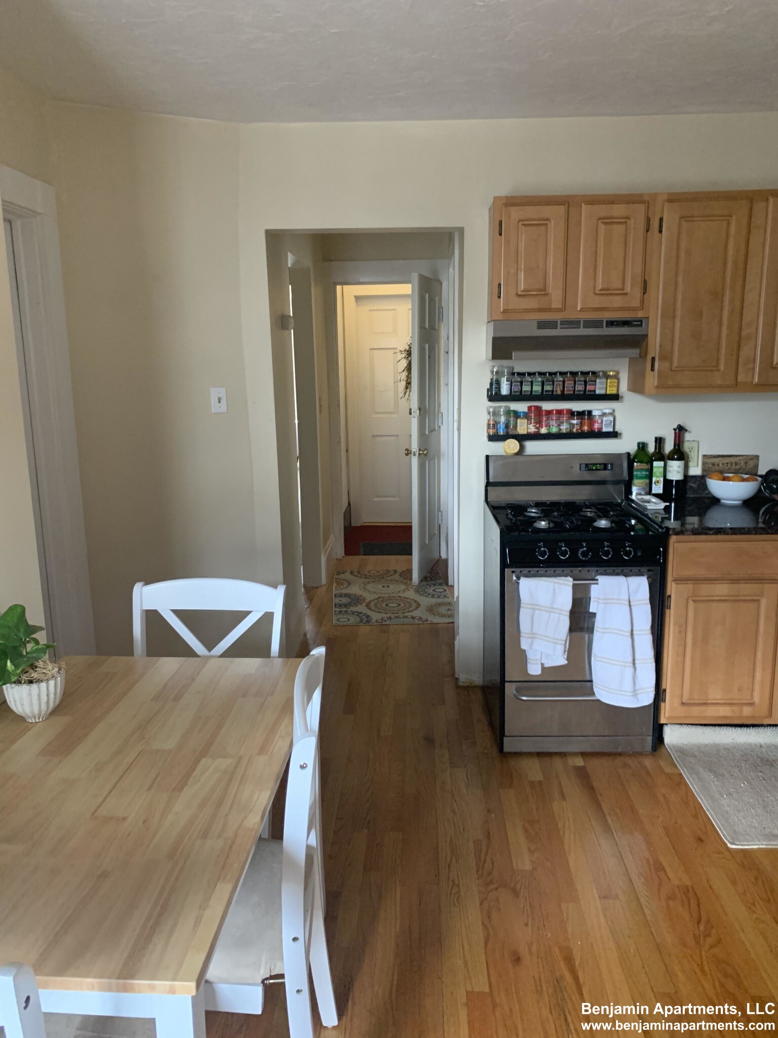 857 1st St, South Boston