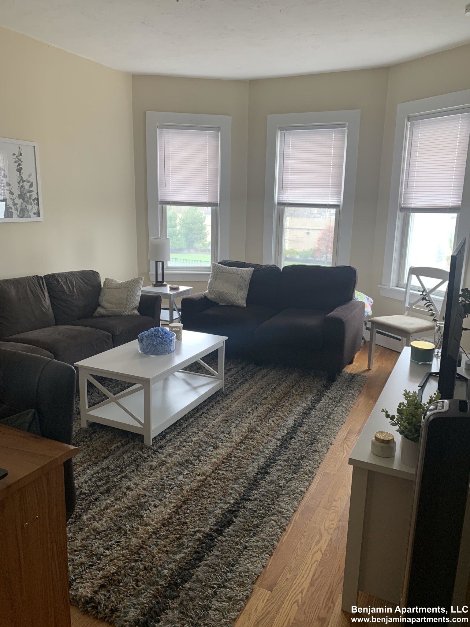 857 1st St, South Boston