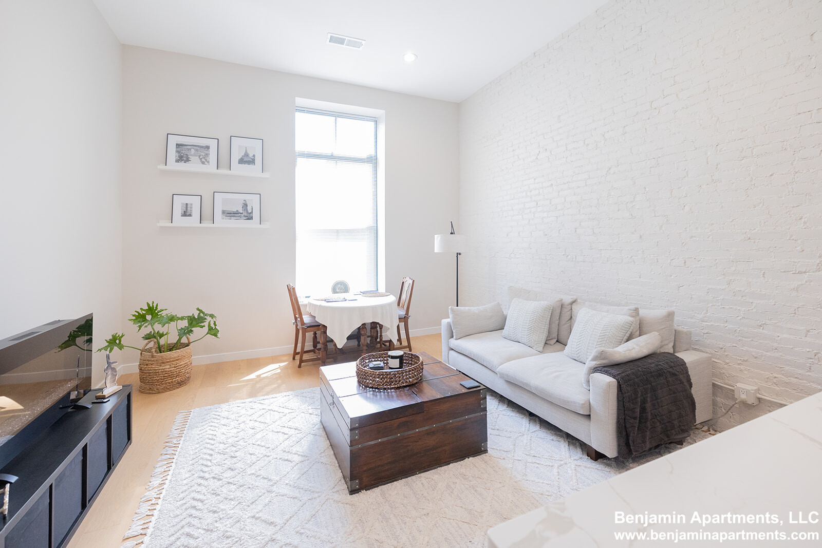 1661 Washington St, South End