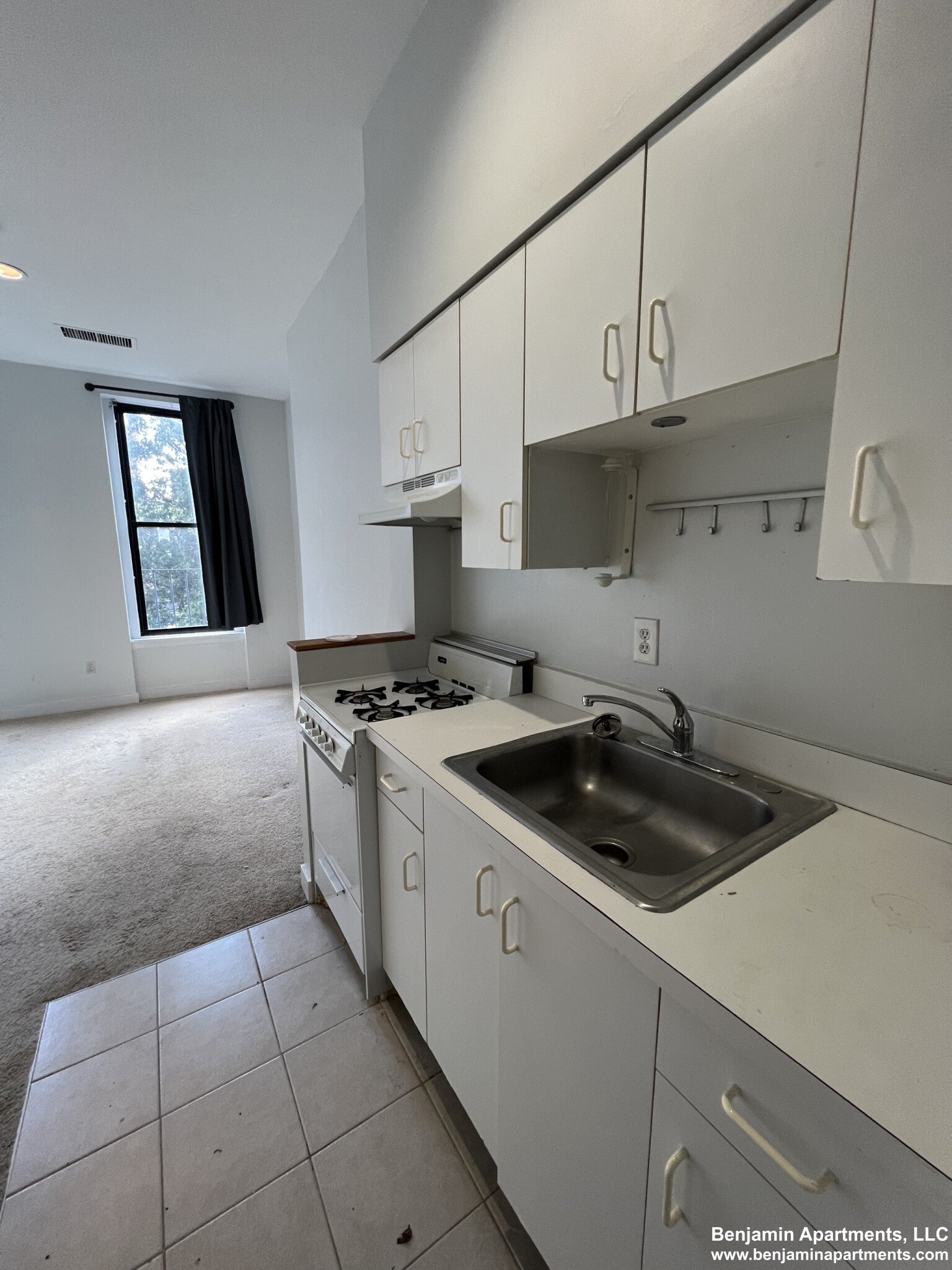 158 Saint Botolph St, South End