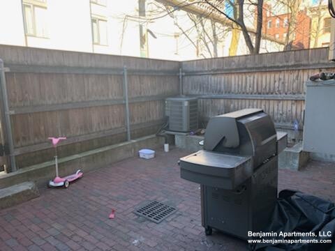 173 Saint Botolph St, South End