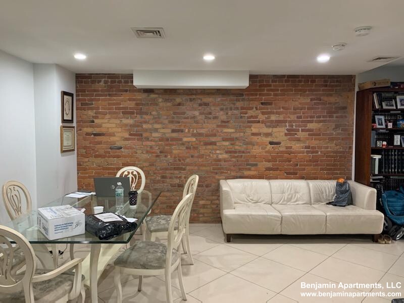 173 Saint Botolph St, South End