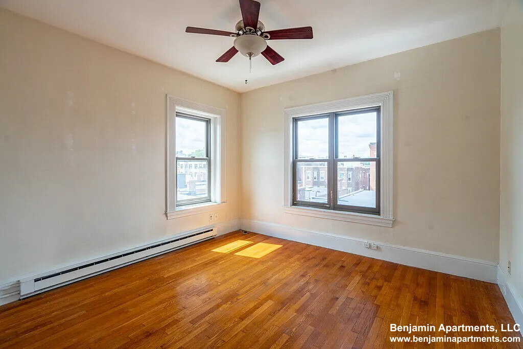 857 Beacon St, Fenway