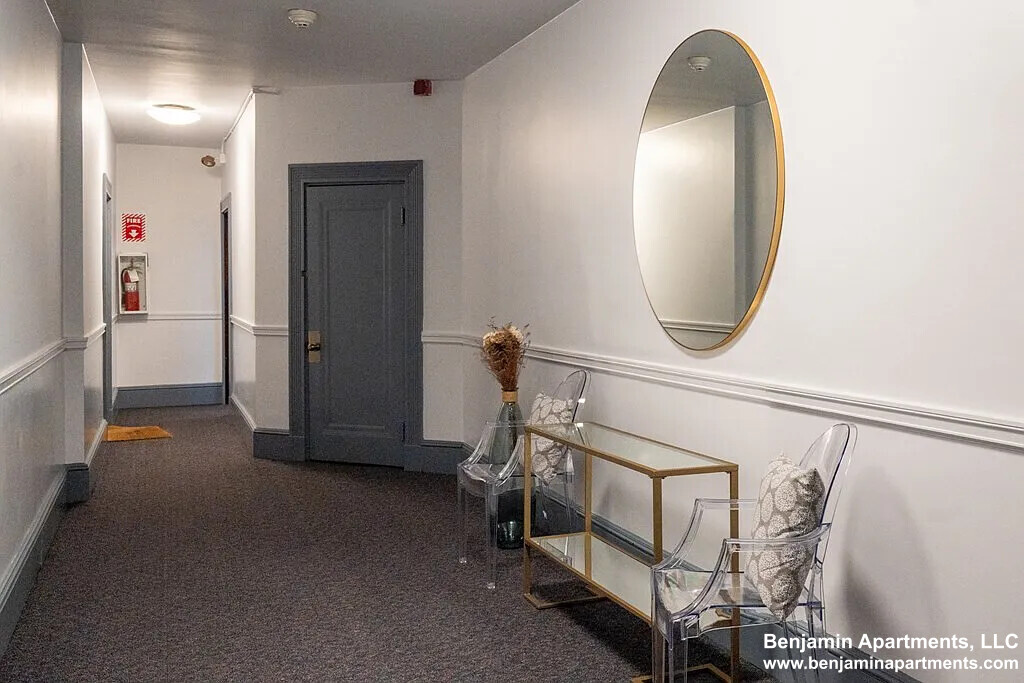 857 Beacon St, Fenway