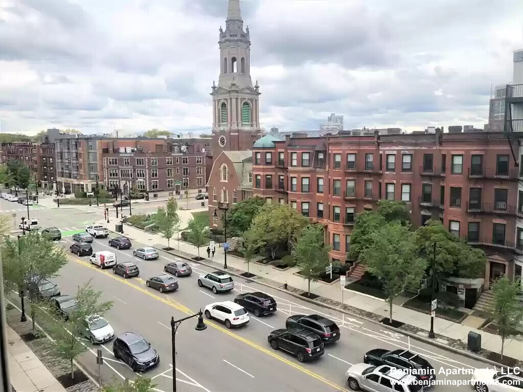 857 Beacon St, Fenway