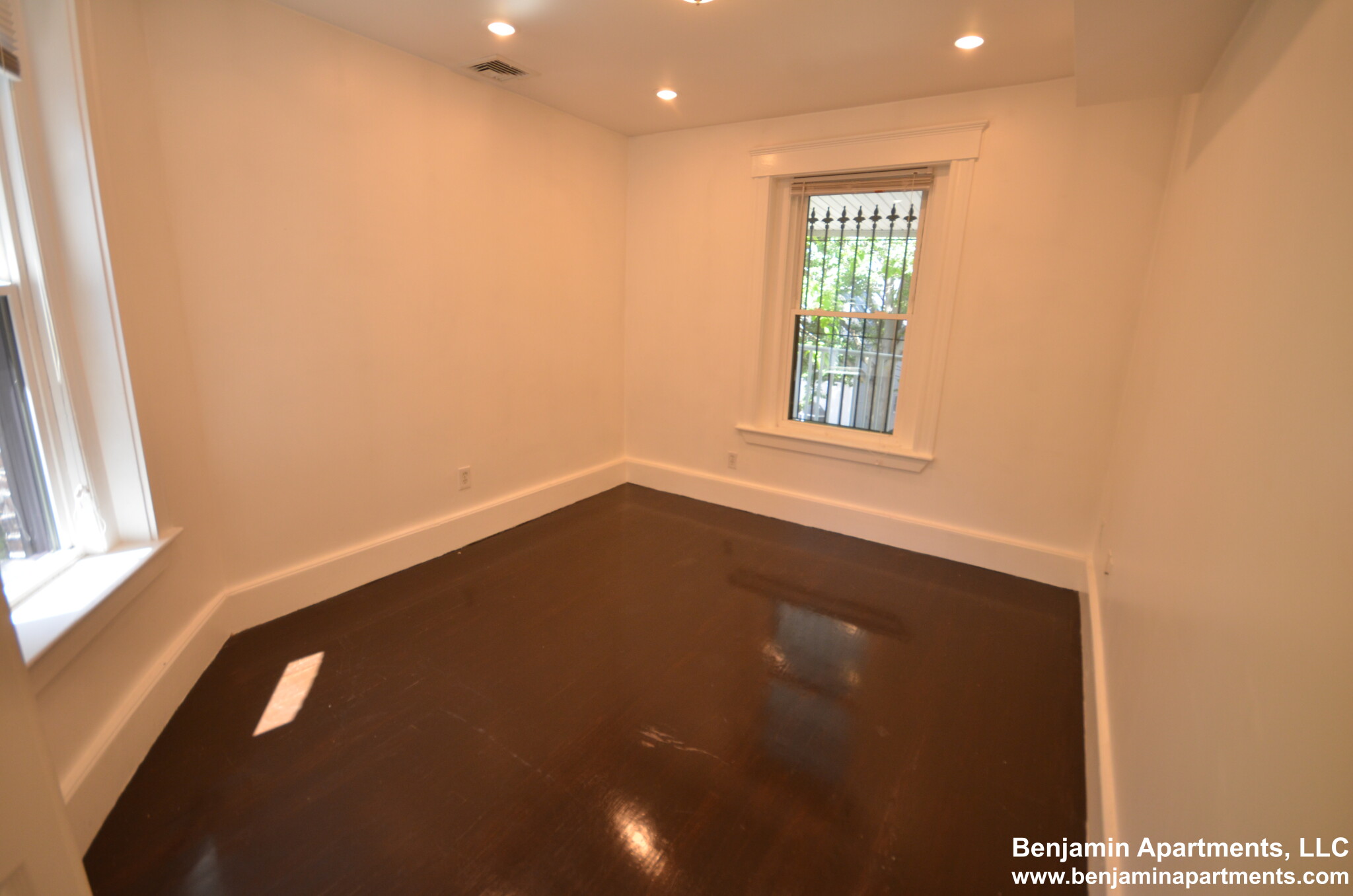 40 Cameron St, Brookline Village