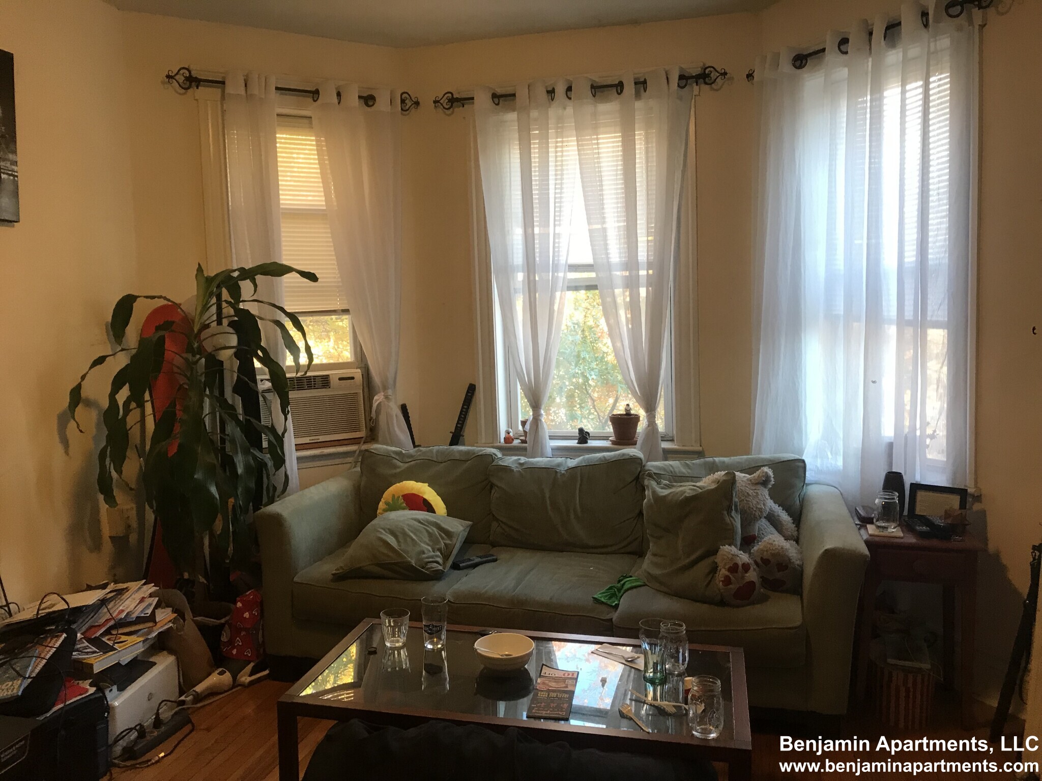 6 Camelot Ct, Allston