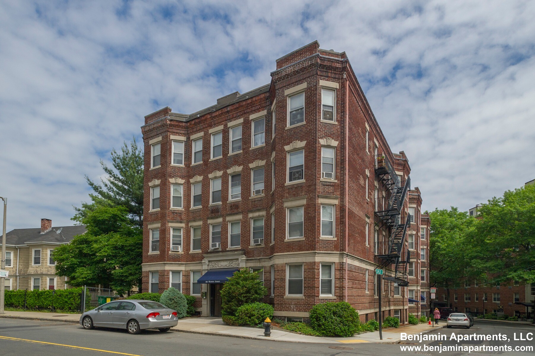 6 Camelot Ct, Allston